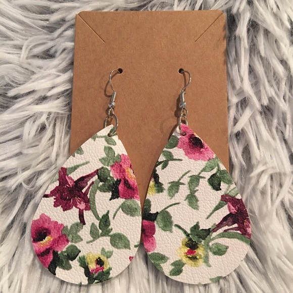 Jewelry - 3/$20 Purple/white floral faux leather earrings
